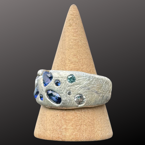 Rapids - Silver and synthetic sapphires cigar band ring