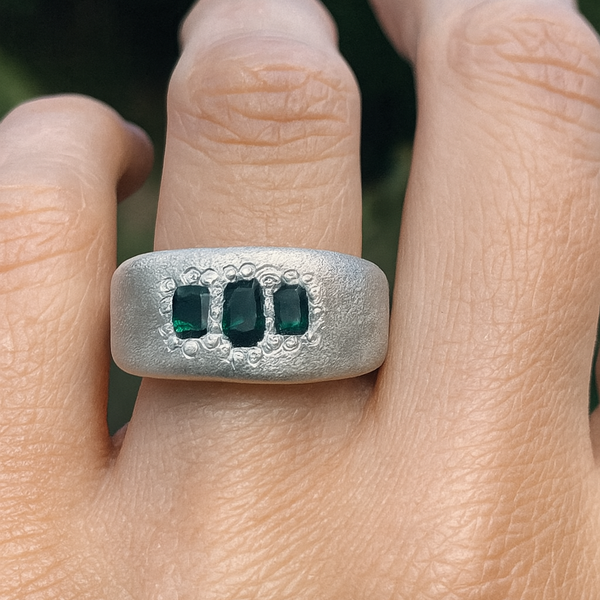 Alan - Silver and natural sapphires cigar band ring