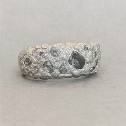 Soft Strong - Silver cigar band & lab-grown sapphires ring