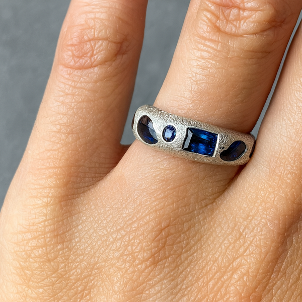Midnight - Silver & lab-grown sapphires dome ring