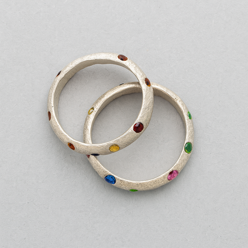 Play - Silver band lab grown sapphires rings