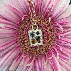 Golden Window - Gold and natural sapphires pendant necklace