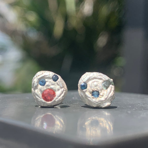 Solar - Silver and natural sapphires stud earrings