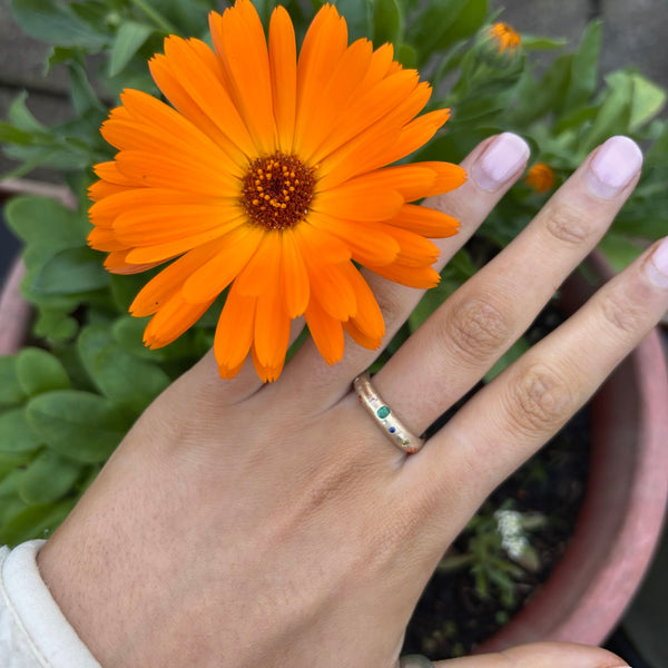 Play in Gold - Gold and lab grown gemstones band ring