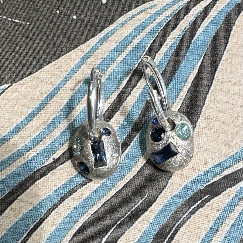 Oval Swingers (large) - Silver and lab grown sapphires earrings