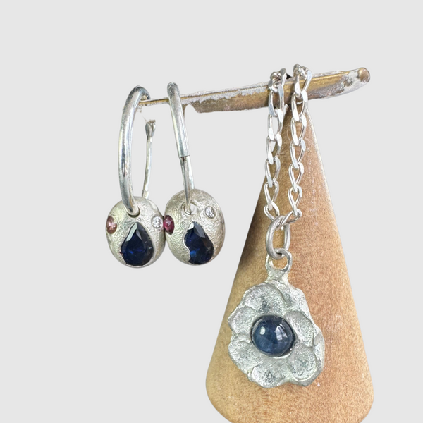 Oval Swingers (large) - Silver and lab grown sapphires earrings