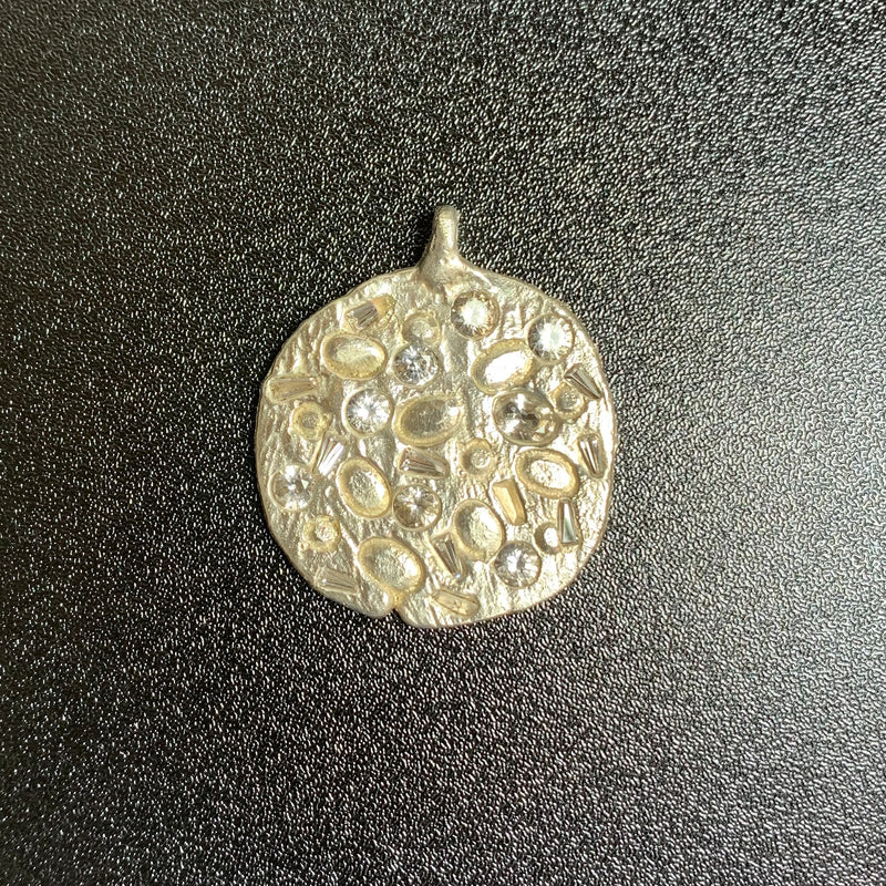 Provoking - Silver/bronze cubic zirconia pendant necklace