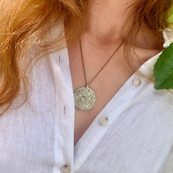 Provoking - Silver/bronze cubic zirconia pendant necklace