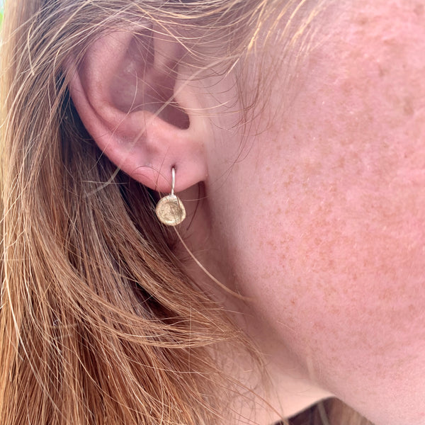 Simply sweet - 9k gold disc drop earrings