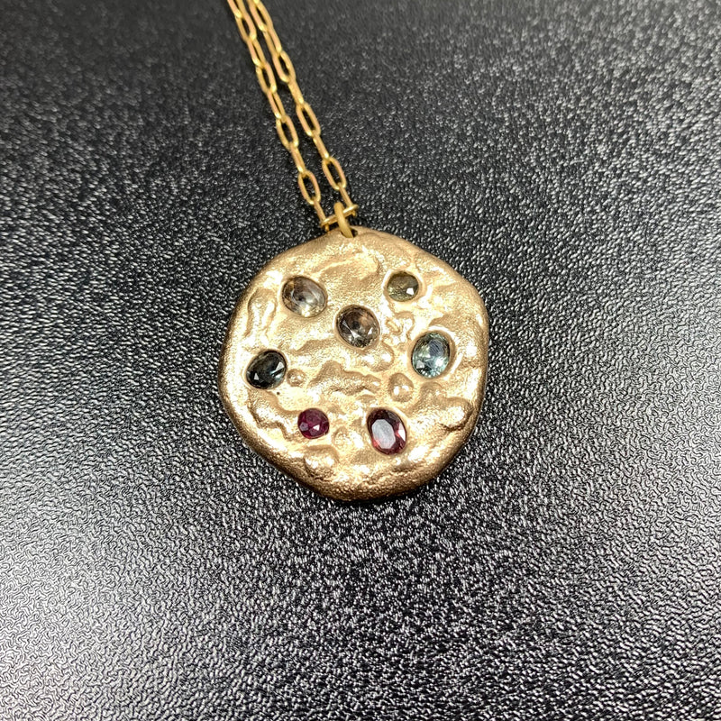 Stunning - Solid gold & sapphire pendant necklace