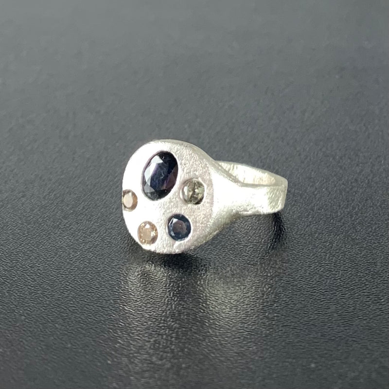 Kind - Sapphire and silver ring