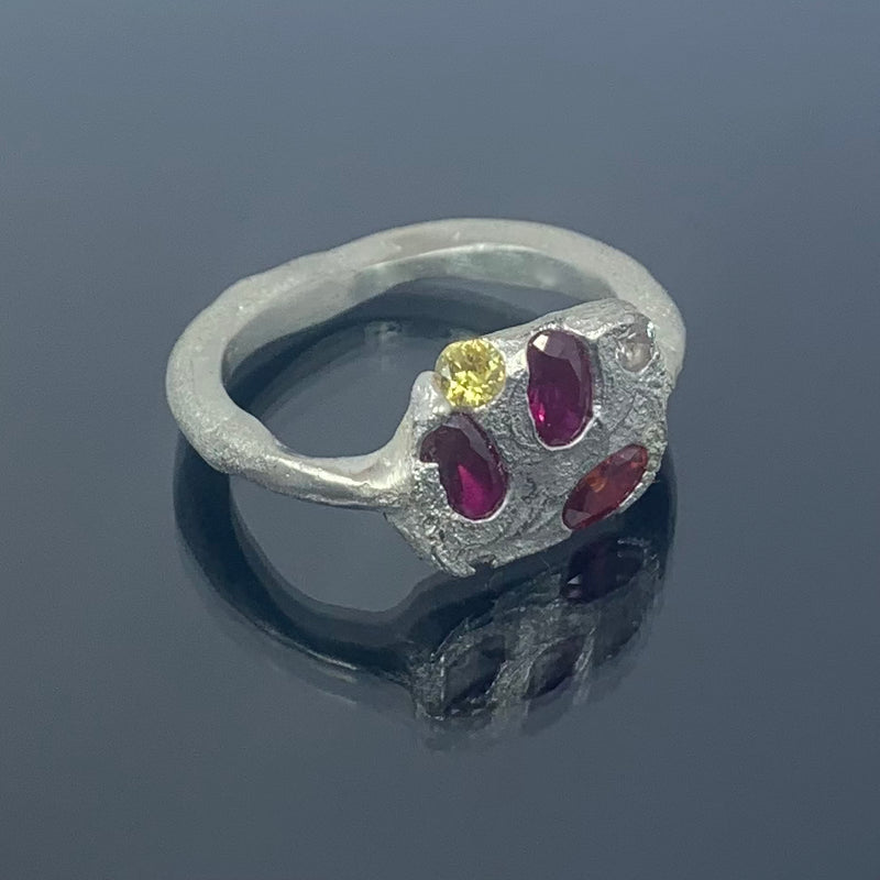 Crisp - Silver and synthetic sapphires ring